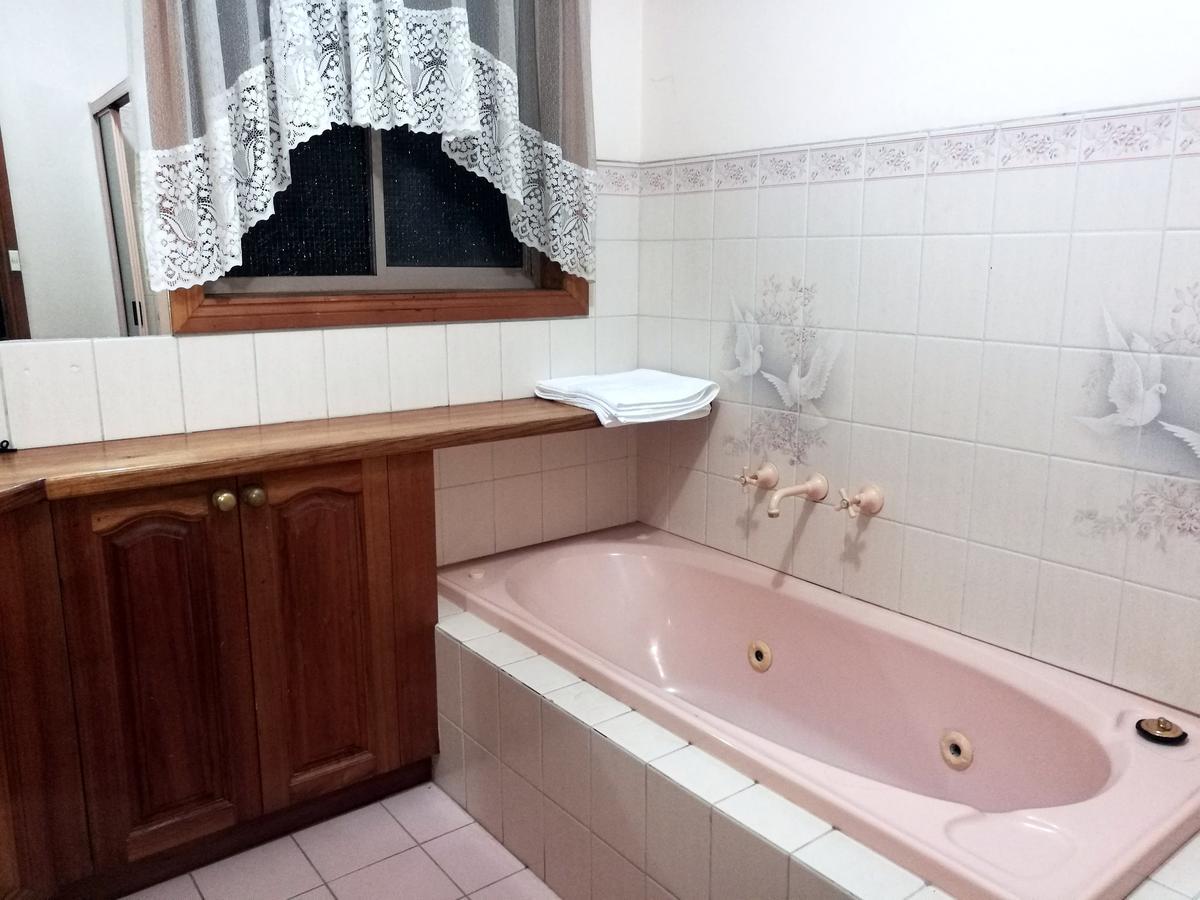 Castle Stay At Lakes Entrance Bagian luar foto